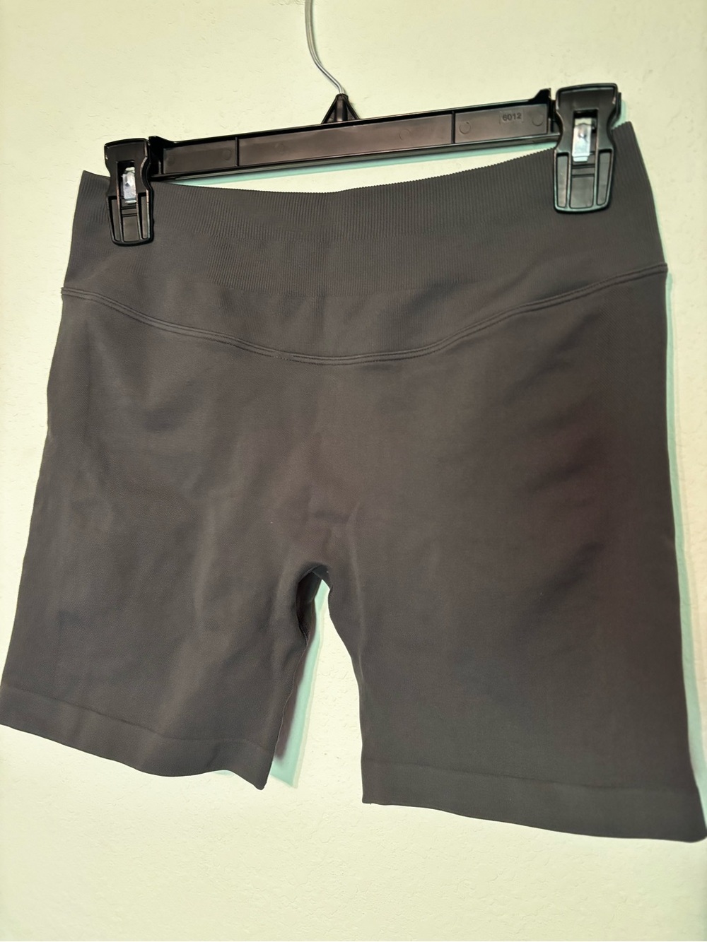 💪 Aurola Seamless Bike Shorts | Est. Size XS | Charcoal Gray | Scrunch Butt